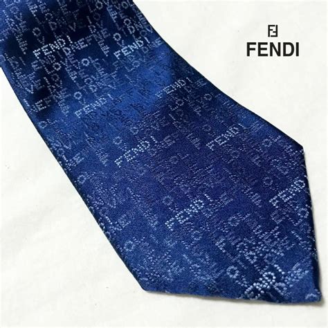 fendi イタリア 値段|FENDI .